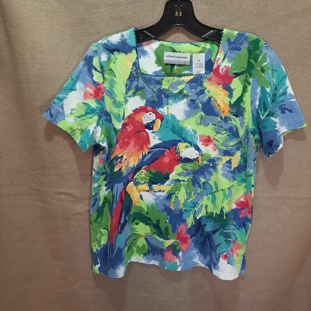 Alfred Dunner Tropical Parrot Print T-Shirt